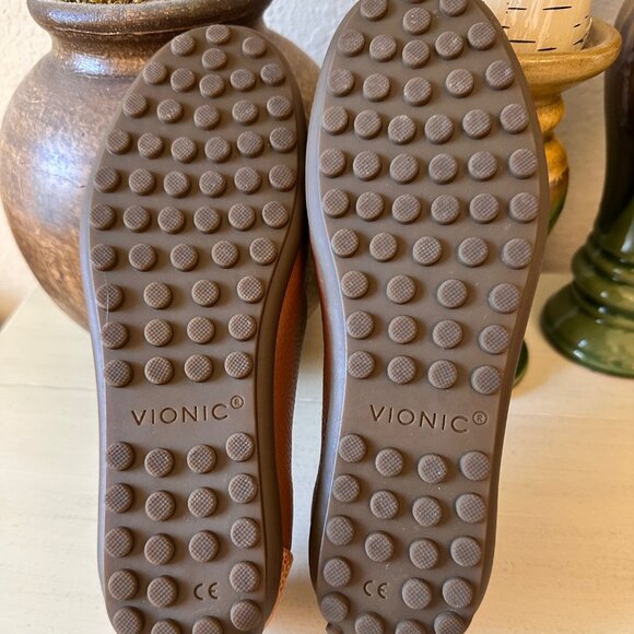 Vionic Elora Driving Moccasin Loafer-EUC - Picture 2 of 6